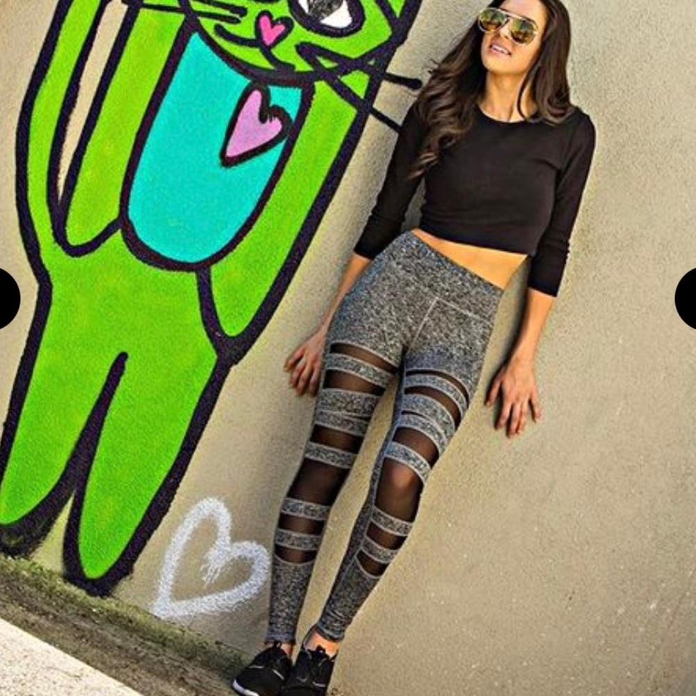 Women’s POP Fit Ava Leggings size medium
